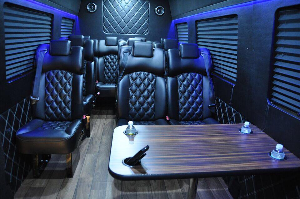 inside photo of executive limo service for chicago airport transfers